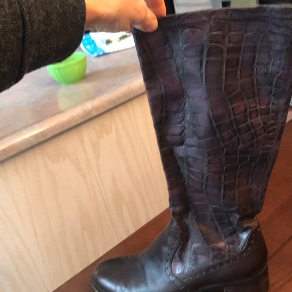 Boots - Picture 3 of 3